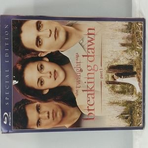 𝅺The Twilight Saga Breaking Dawn Blue-Ray Movie